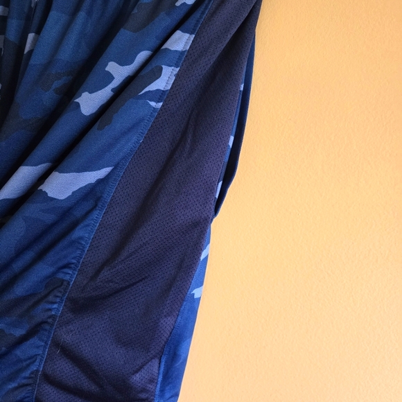 Under Armour Blue Camouflage Athletic Shorts, S - Picture 3 of 4